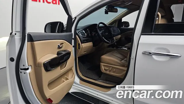 Kia Carnival 2019 thumb 6