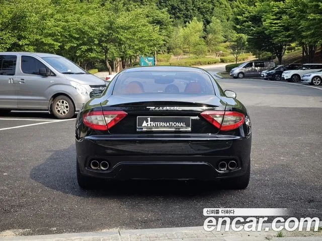 Maserati GranTurismo 2012 thumb 5