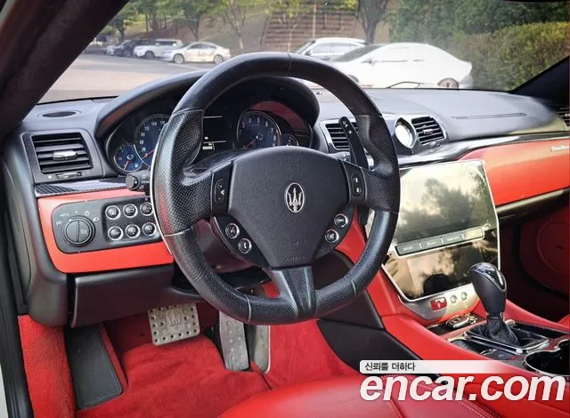Maserati GranTurismo 2012 thumb 8
