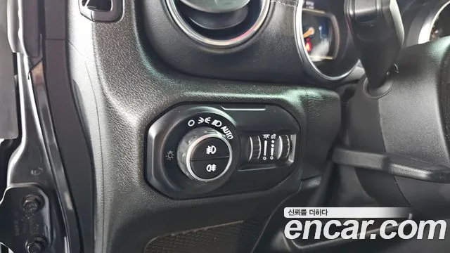 Jeep Wrangler 2019 thumb 4