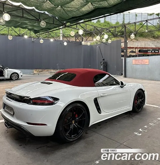 Porsche 718 Boxster 2018 thumb 3