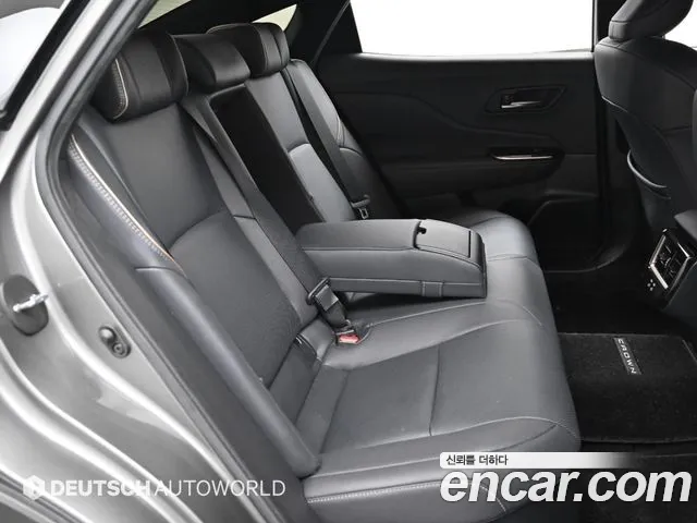 Toyota Crown Crossover 2024 thumb 4