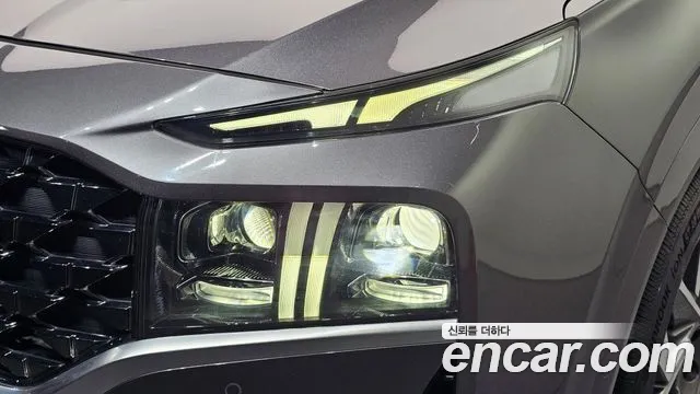 Hyundai Santa Fe 2021 thumb 4