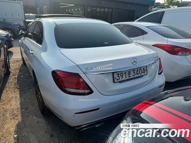 Mercedes-Benz E-Class 2020 thumb 7