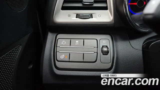 KGM Tivoli 2016 thumb 9