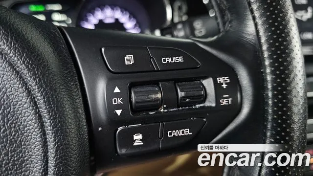 Kia Carnival 2017 thumb 8