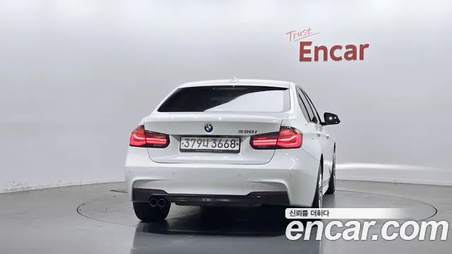BMW 3 серии 2018 thumb 3
