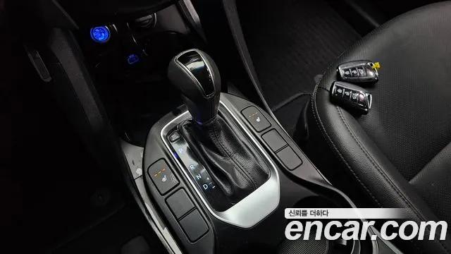 Hyundai Santafe 2015 thumb 3