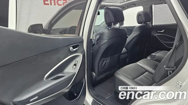 Hyundai Santafe 2015 thumb 7