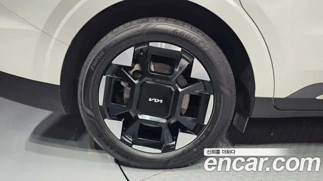 Kia Carnival 2024 thumb 2