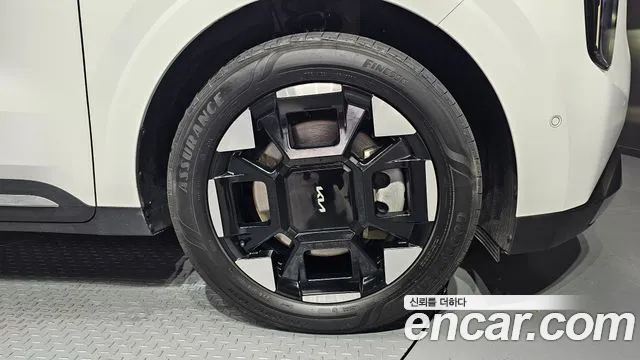Kia Carnival 2024 thumb 7