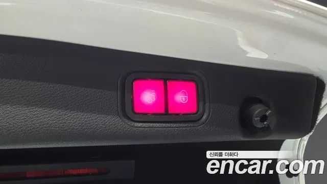 Mercedes-Benz E-Class 2018 thumb 4