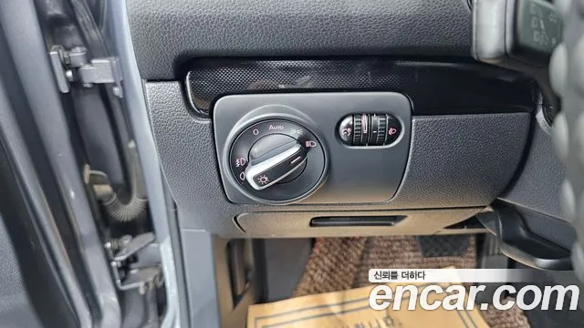 Volkswagen Golf 2012 thumb 4