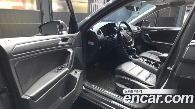 Volkswagen Tiguan 2018 thumb 12