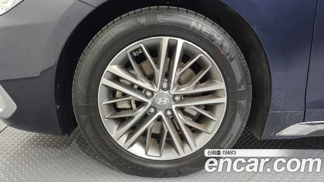 Hyundai Grandeur 2017 thumb 4