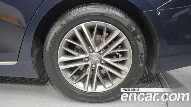 Hyundai Grandeur 2017 thumb 5