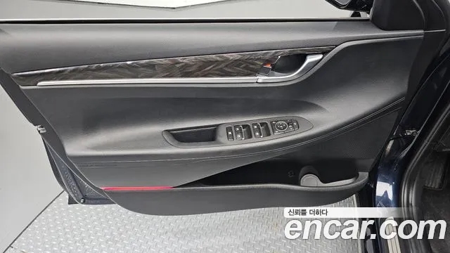 Hyundai Grandeur 2017 thumb 10
