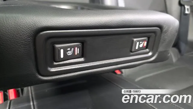 Renault QM6 2017 thumb 8