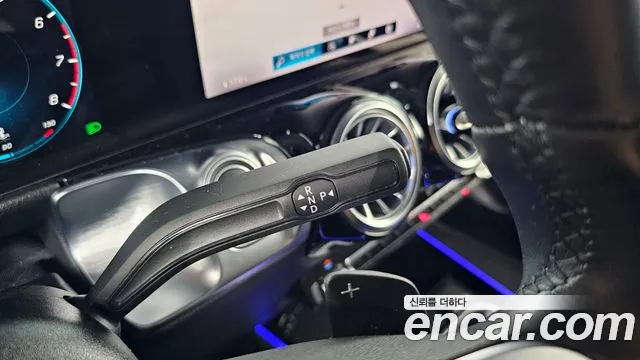 Mercedes-Benz GLB 2021 thumb 3