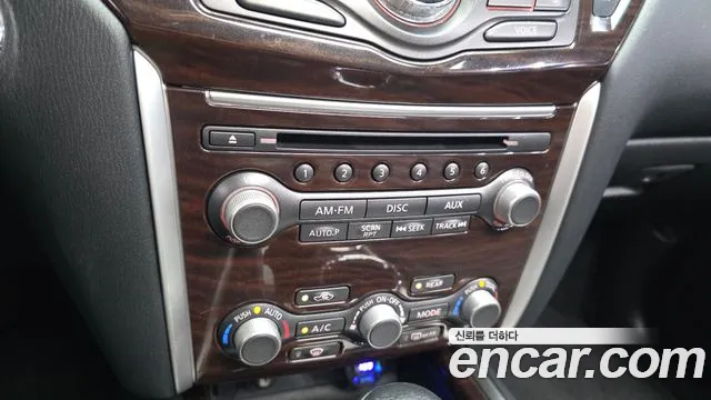 Nissan Pathfinder 2014 thumb 9