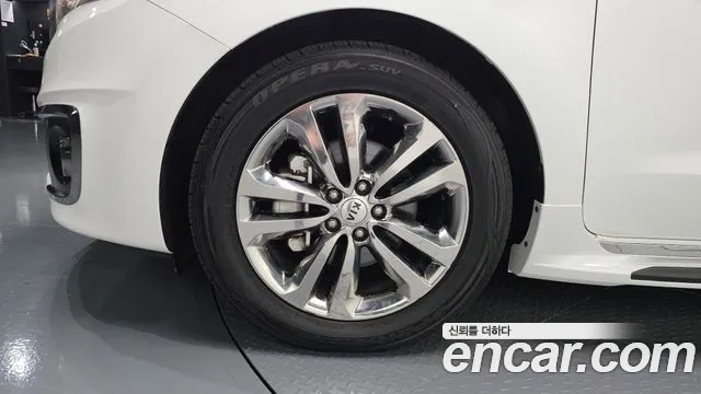 Kia Carnival 2017 thumb 5