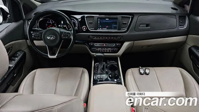 Kia Carnival 2017 thumb 7