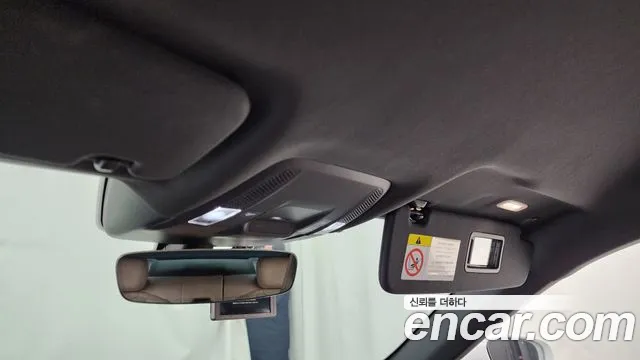 Porsche Taycan 2023 thumb 7