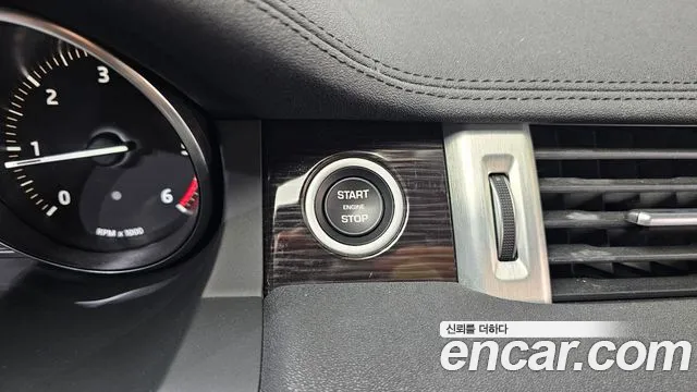Land Rover Range Rover Evoque 2019 thumb 4