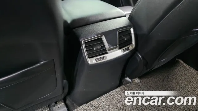 KGM Rexton 2018 thumb 11