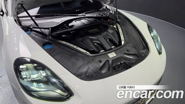 Porsche Panamera 2019 thumb 8