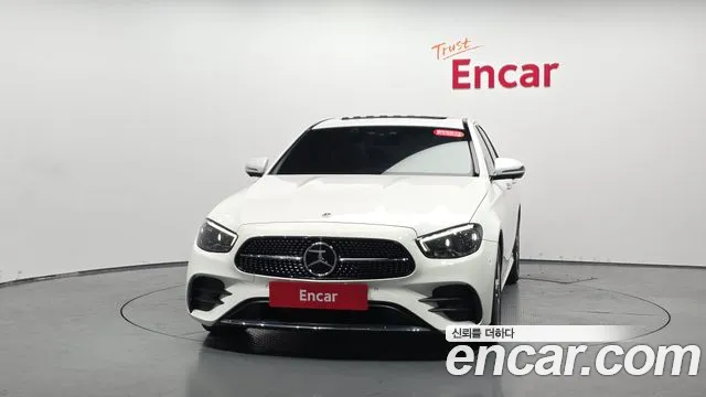 Mercedes-Benz E-Class 2023 thumb 2