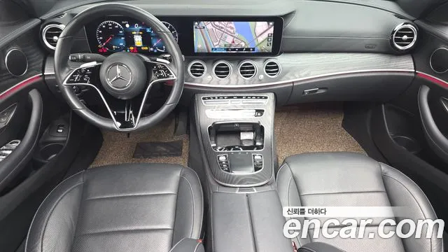 Mercedes-Benz E-Class 2023 thumb 6