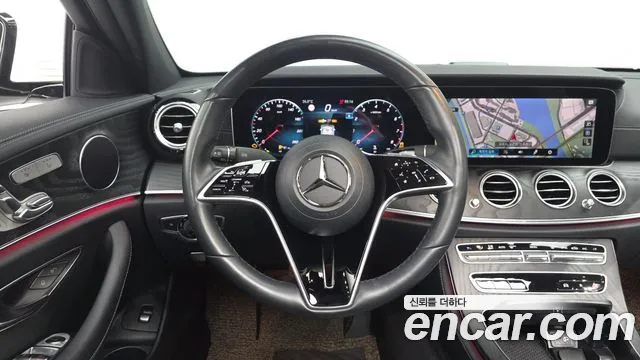 Mercedes-Benz E-Class 2023 thumb 11
