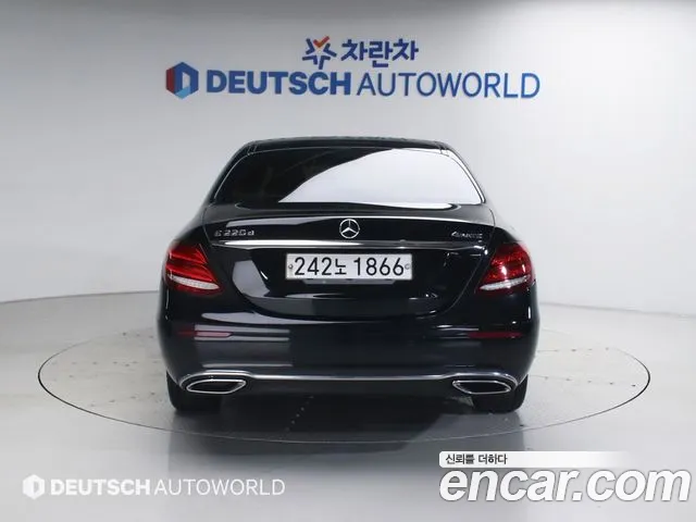 Mercedes-Benz E-Class 2019 thumb 6