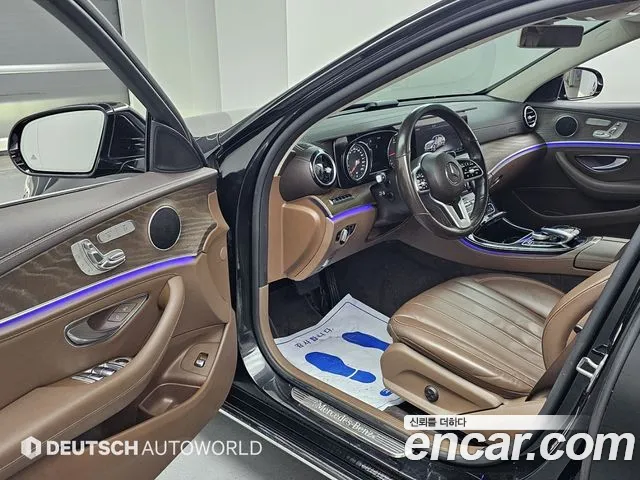 Mercedes-Benz E-Class 2019 thumb 10