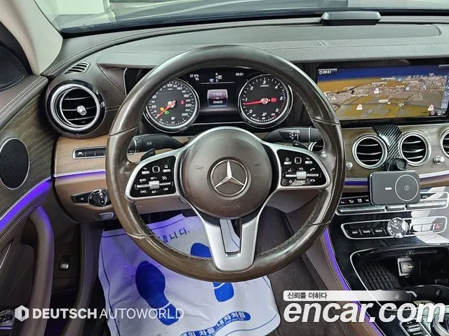 Mercedes-Benz E-Class 2019 thumb 4