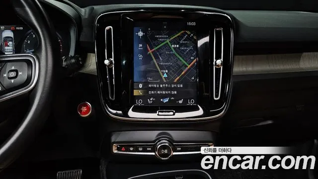Volvo XC40 2019 thumb 12