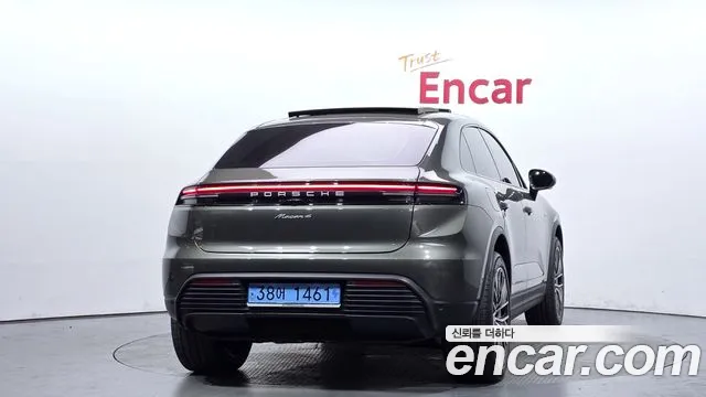 Porsche Macan EV 2025 thumb 4