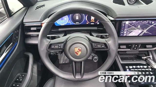 Porsche Macan EV 2025 thumb 11