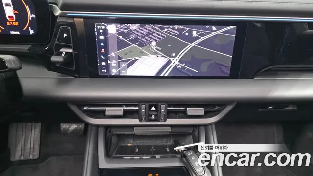 Porsche Macan EV 2025 thumb 5