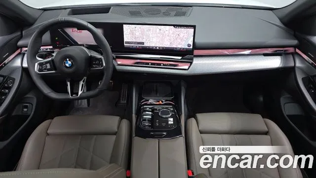 BMW 5 серии 2025 thumb 2