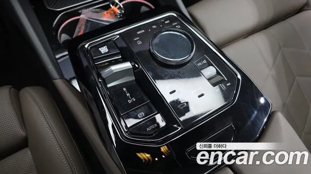 BMW 5 серии 2025 thumb 11