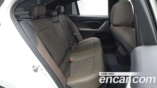 BMW 5 серии 2025 thumb 3