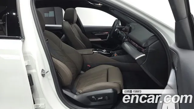 BMW 5 серии 2025 thumb 6