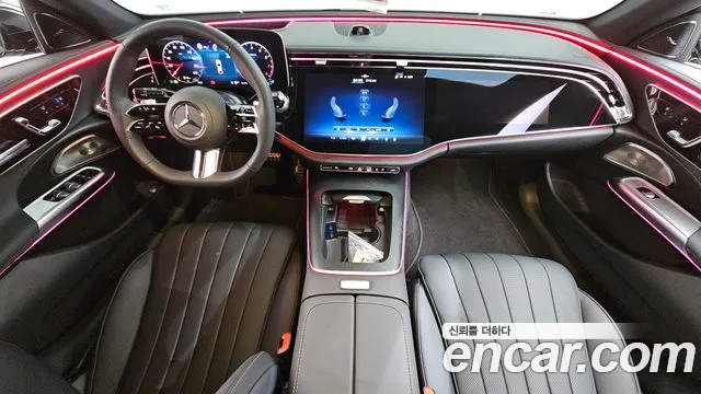 Mercedes-Benz E-Class 2025 thumb 10
