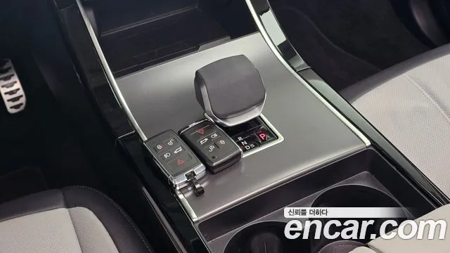 Land Rover Range Rover Evoque 2025 thumb 3