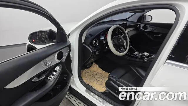 Mercedes-Benz GLC 2017 thumb 11