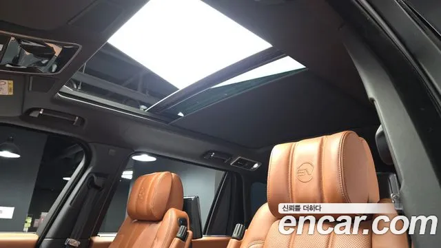 Land Rover Range Rover 2017 thumb 10