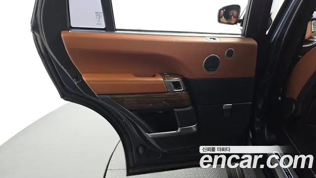 Land Rover Range Rover 2017 thumb 11