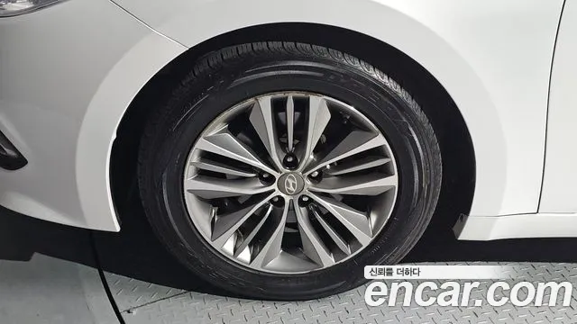 Hyundai Grandeur 2014 thumb 10